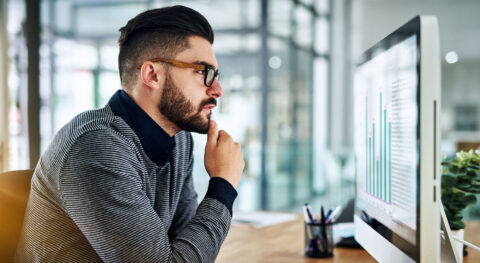 Custom data grid 1640x900